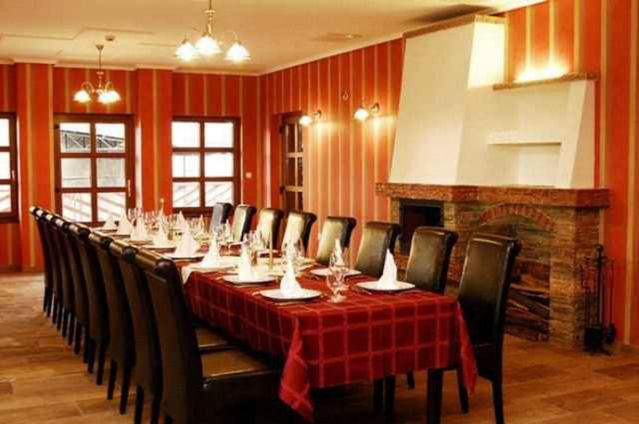 Malomudvar Étterem Cukrászda Panzió és Rendezvényház Gyöngyös Extérieur photo